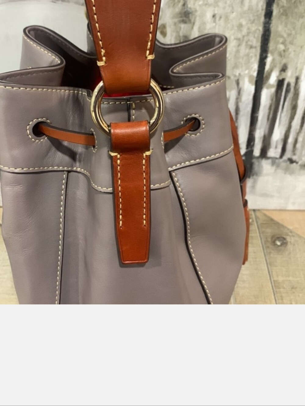 🐘Dooney and Bourke Keegan Smooth Leather Drawstring Bucket Bag